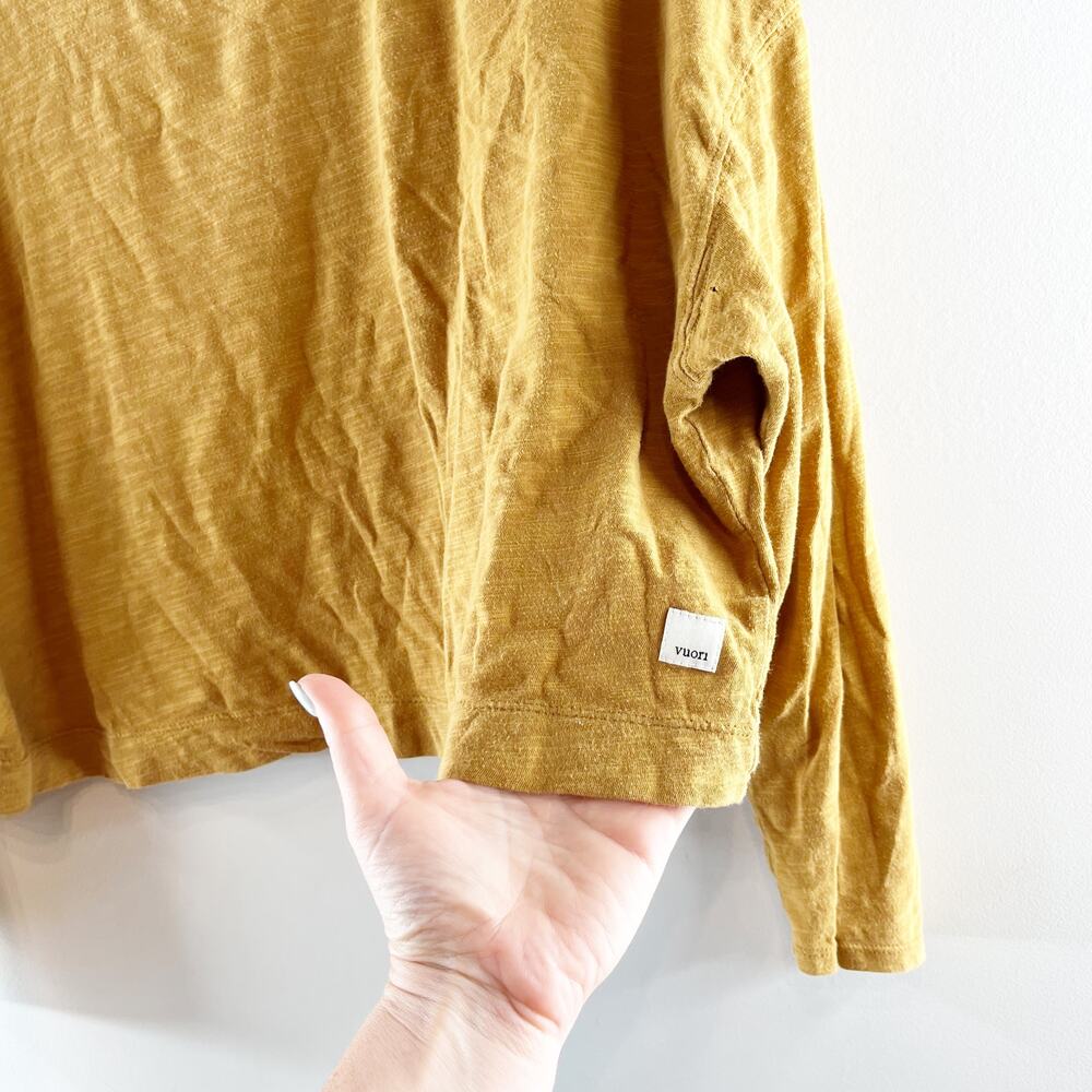 Vuori Crewneck Sundown Long Sleeve Tee Shirt in Golden Yellow Small - Picture 4 of 4